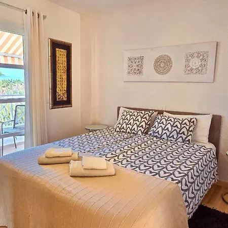 Beautiful El Duque Appartement *