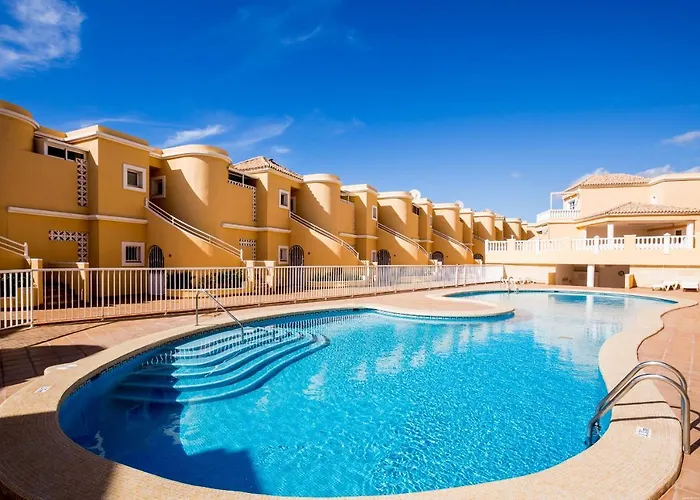 아파트 Beautiful El Duque *