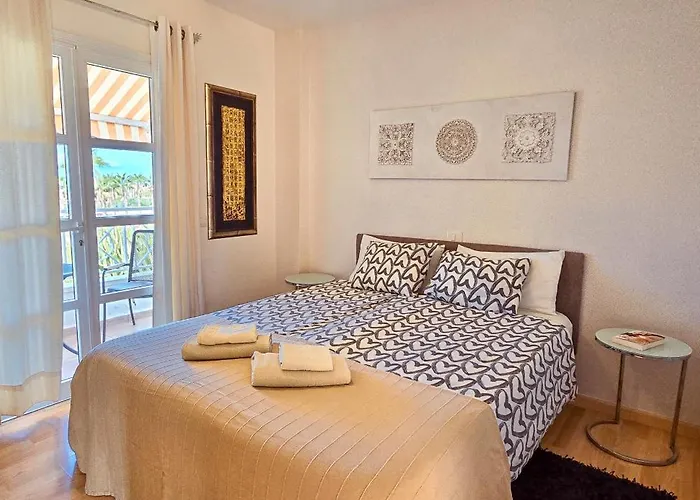 Beautiful El Duque 아파트 *